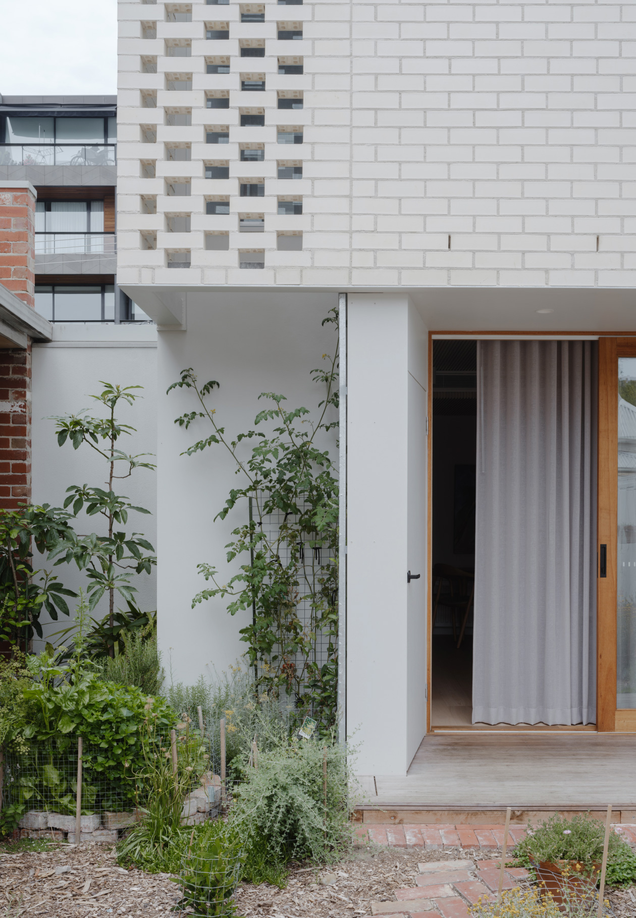 South Melbourne Residence by Project 12 Architecture