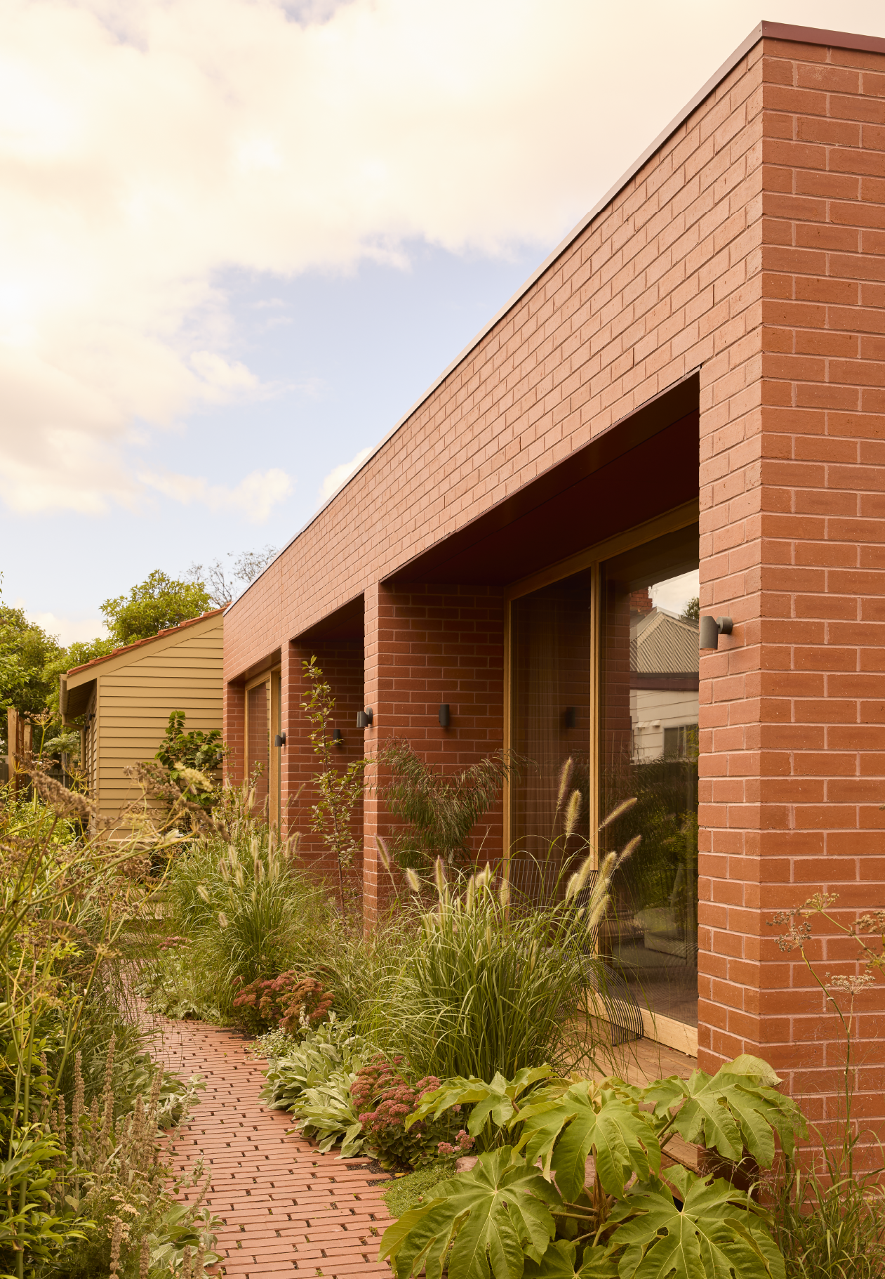 Autumnal House by Project 12 Architecture