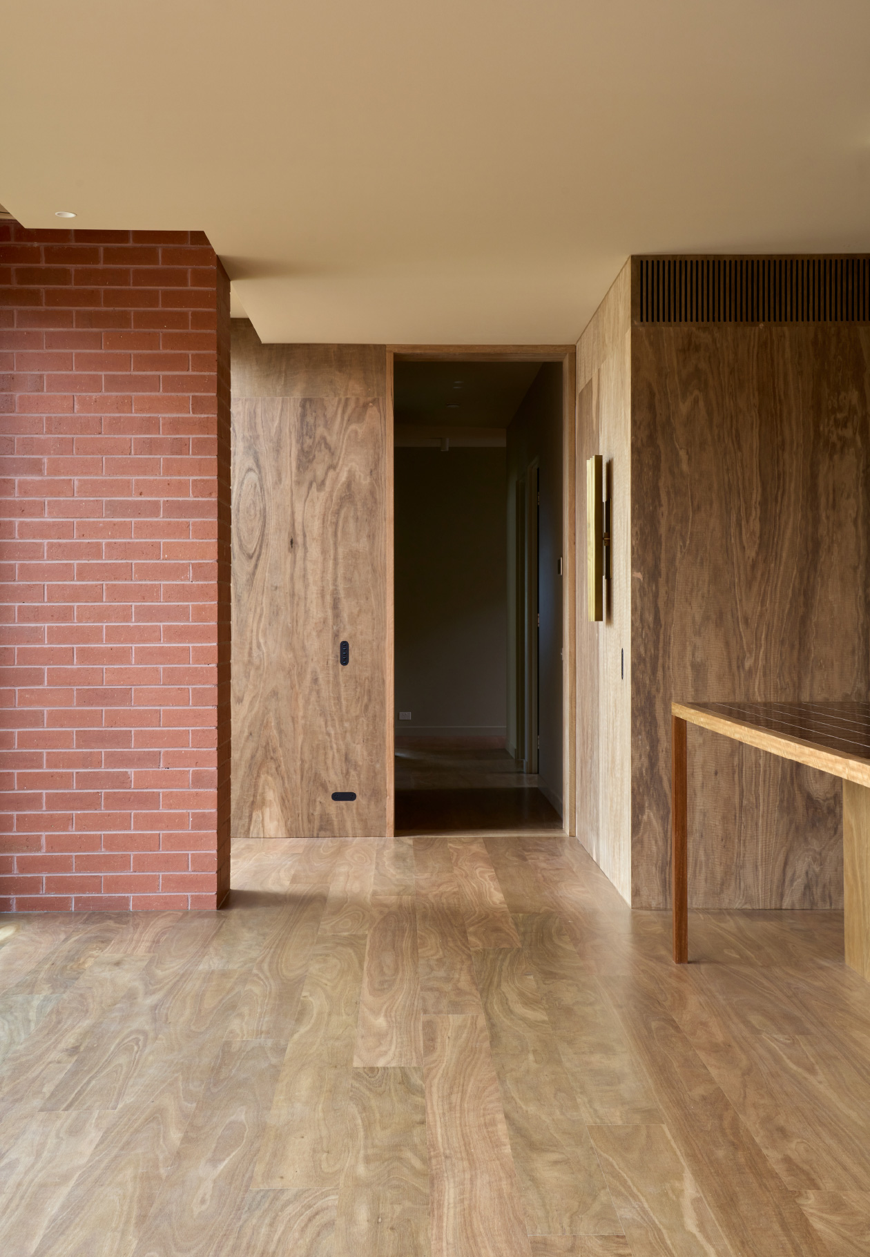 Autumnal House by Project 12 Architecture