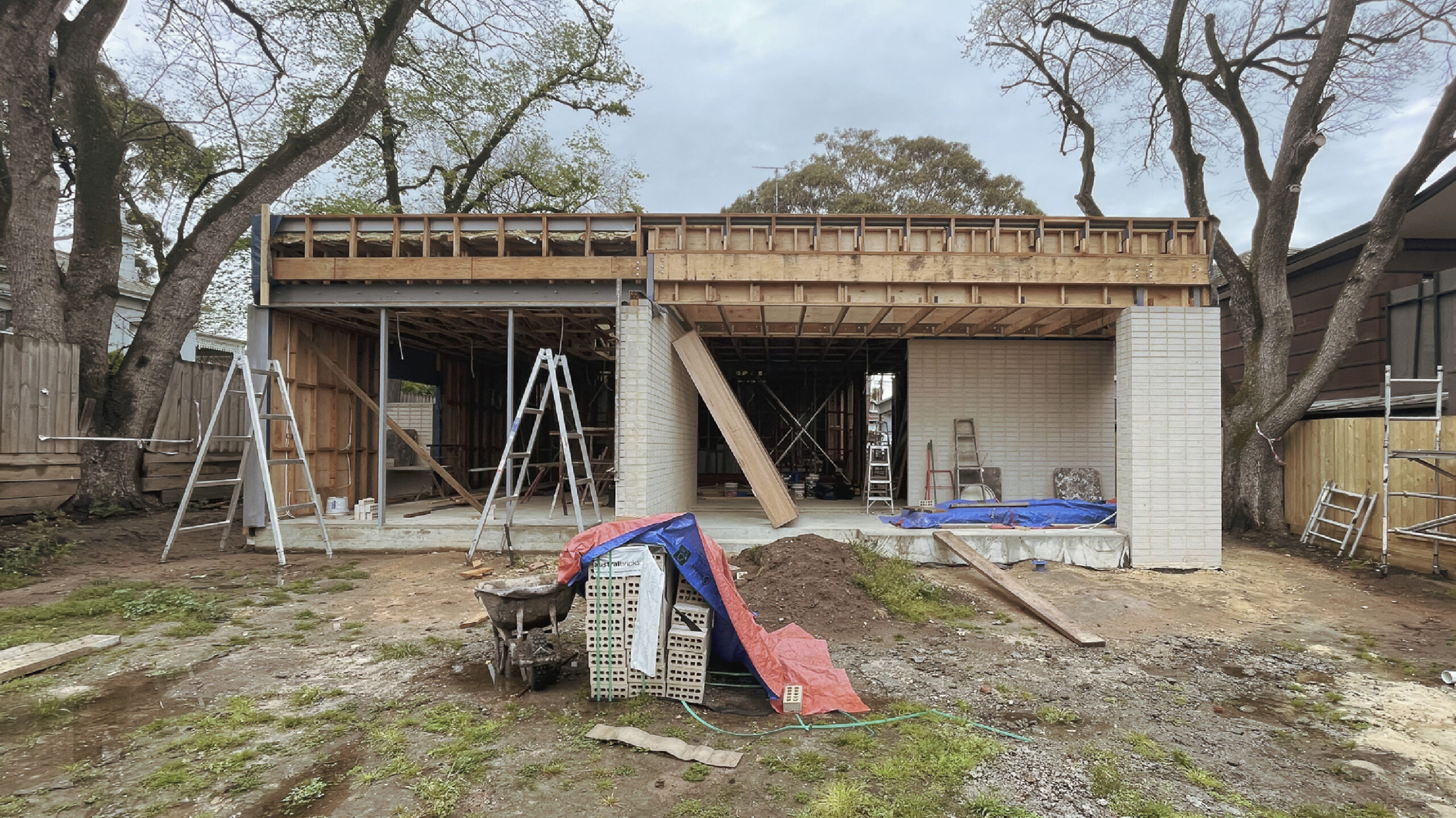 Hawthorne East Residence by Project 12 Architecture