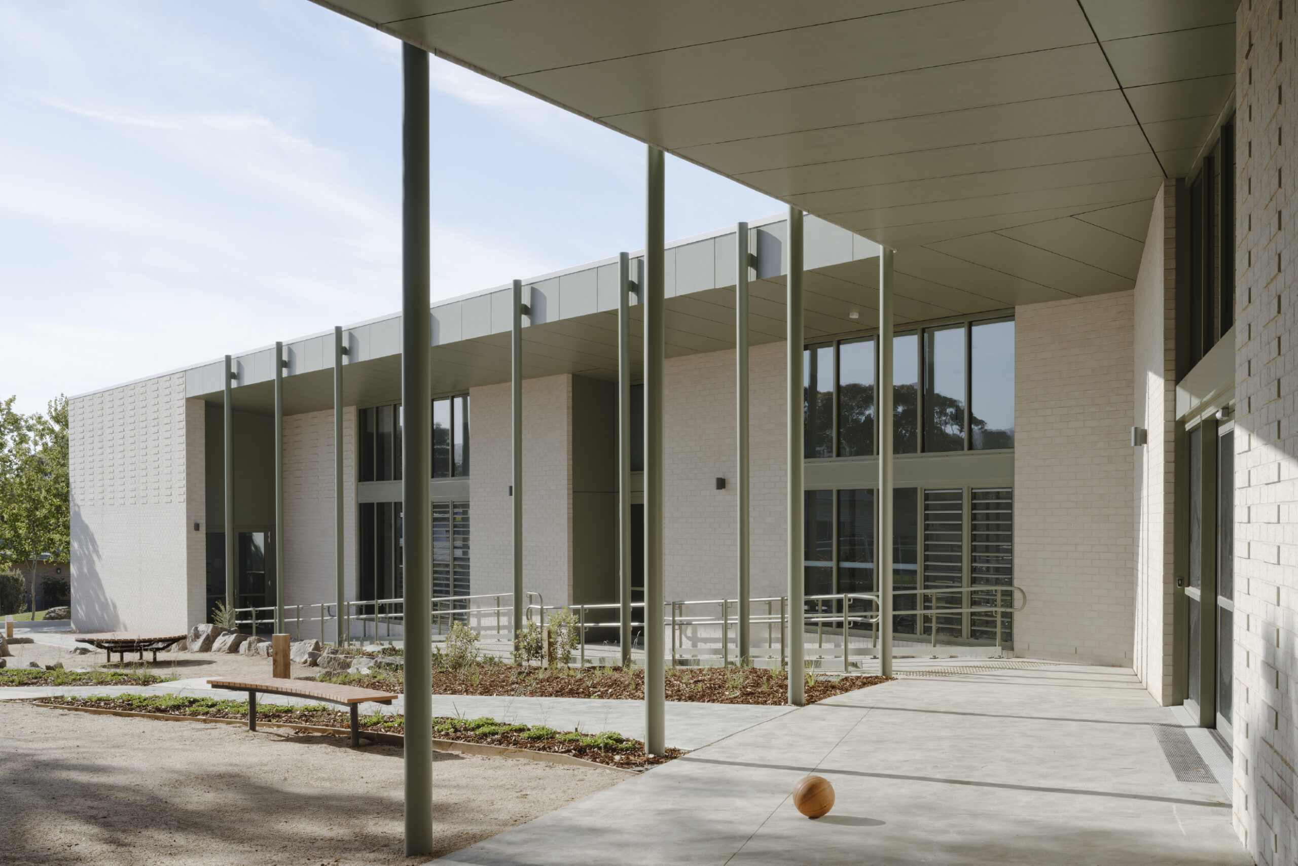 Peninsula Specialist College by Project 12 Architecture